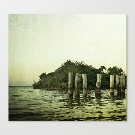 les pieds dans l'eau Canvas Print