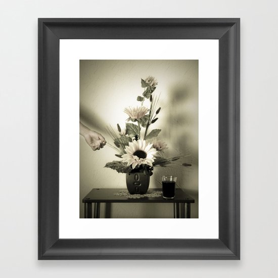 Natura Artificial Framed Art Print