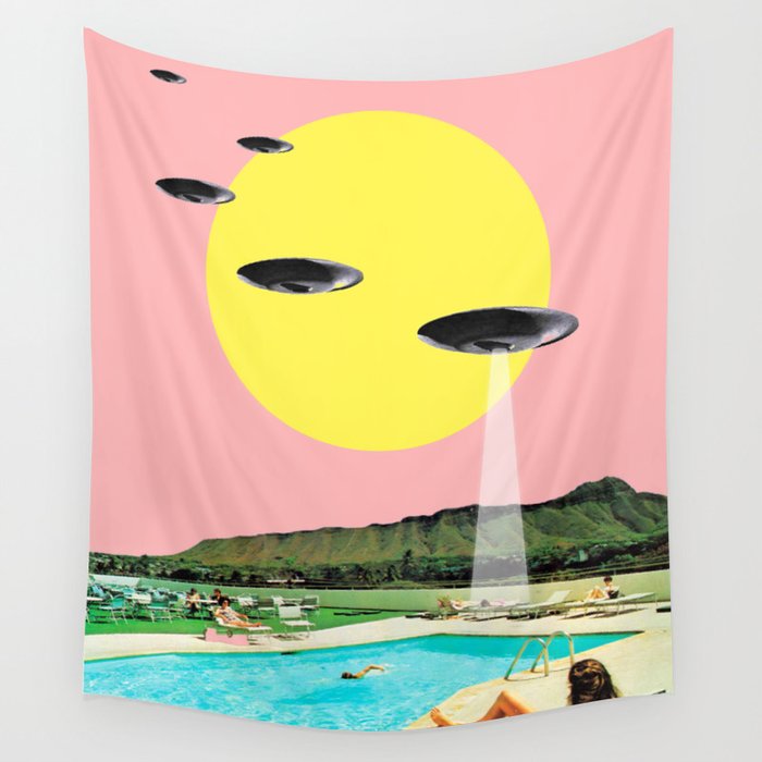 Invasion on vacation (UFO in Hawaii) Wall Tapestry