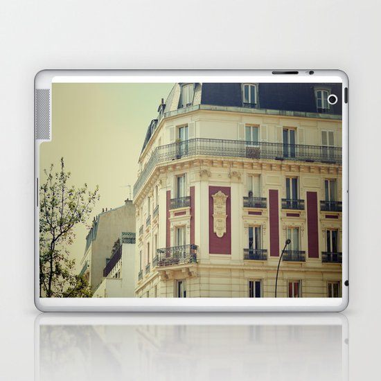 La Parisienne Laptop & iPad Skin