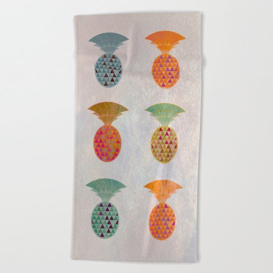 Ananas Jewels Beach Towel