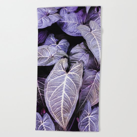 Jungle leaf - amethyst Beach Towel