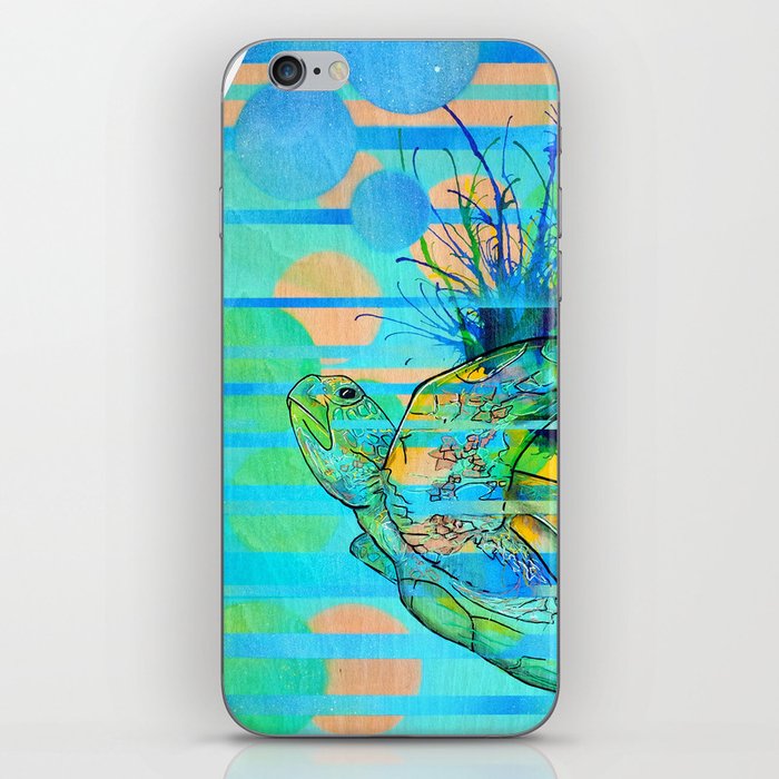 Coral Reef, Blue Sea and a Green Turtle in Ningaloo iPhone Skin