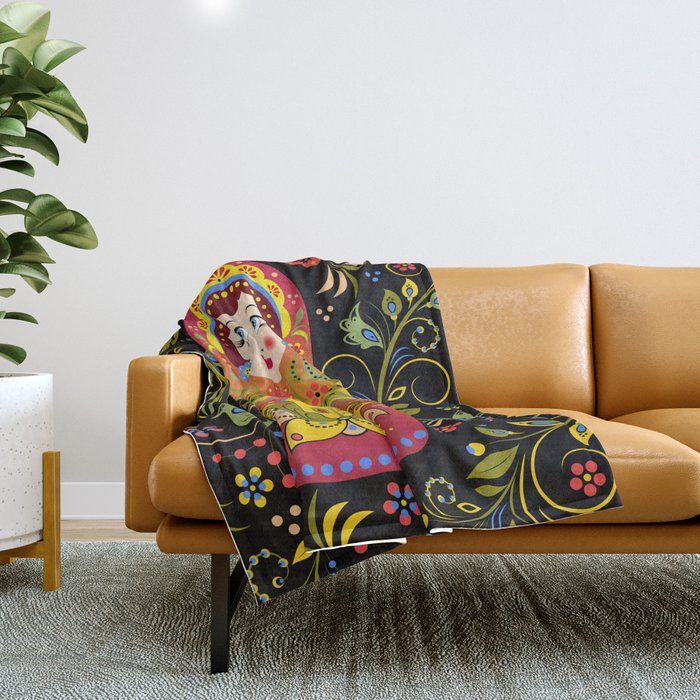 Russian matrioshka Throw Blanket