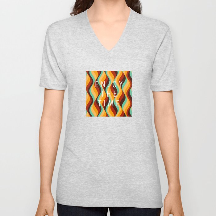 Wave Pattern Graphic V Neck T Shirt