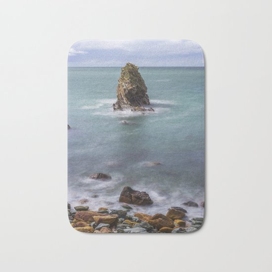 Gwenfaens Pillar Bath Mat