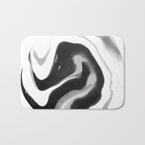 If On A Winter's Night A Traveller Goes to World's End, Marbling Black and White Cirle Bath Mat