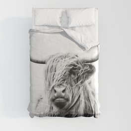 portrait of a highland cow Comforter