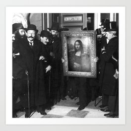 1914 Return of the Mona Lisa masterpiece to the Louvre Paris black and white photograph - photography - photographs wall decor Art Print