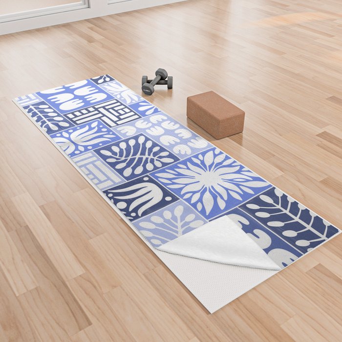 Stylized Floral Patchwork in Shades of Blue Yoga Towel