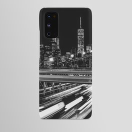 Brooklyn Bridge and Manhattan skyline at night in New York City black and white Android Case