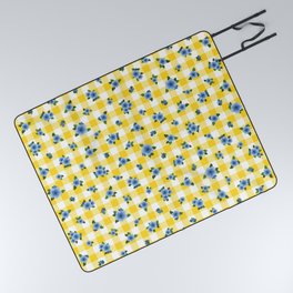 Blue Roses All Over - yellow check Picnic Blanket
