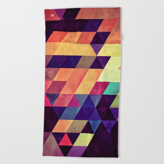 zzyymmyynng Beach Towel