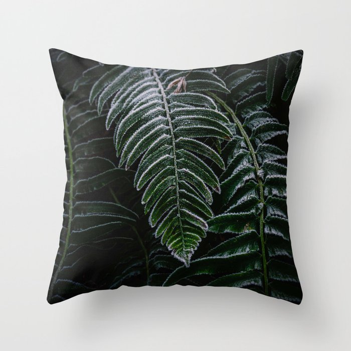 Deep green fern frond Throw Pillow