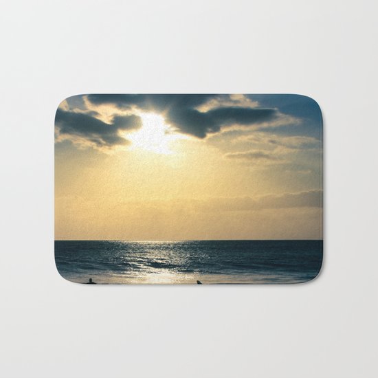 E ala mai o loko i ke kuhohonu o ke Aloha Kamaole Beach Bath Mat