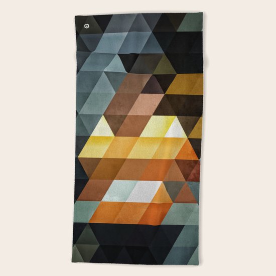 gyld^pyrymyd Beach Towel