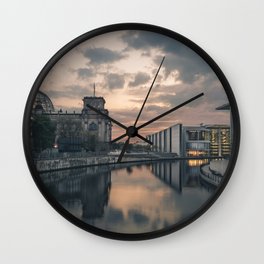 Regierungsviertel Wall Clock