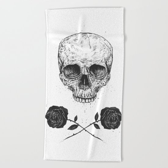 Skull N' Roses Beach Towel