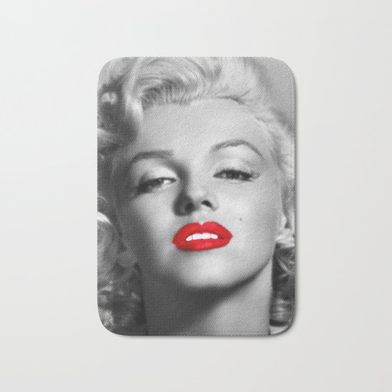 A female mouth - Marylin M. Bath Mat