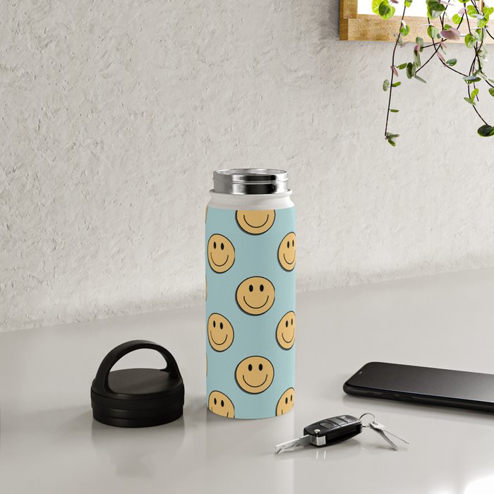 The New Creative Fashion Single Layer Plastic Bottle Portable Handle Smiley  Face Water Cup Heat-Resistant Convenient Cup Customized - China New  Creative Fashion Plastic Water Bottle Cute and Wholesale Male Female Student