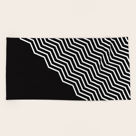 DRAMA QUEEN Beach Towel
