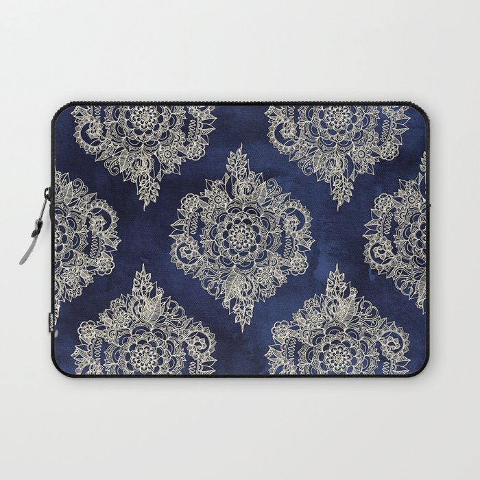 Society6 ケース Cream Floral Moroccan Pattern on Deep Indigo Cream Floral Moroccan Pattern on Deep Indigo Ink Wall