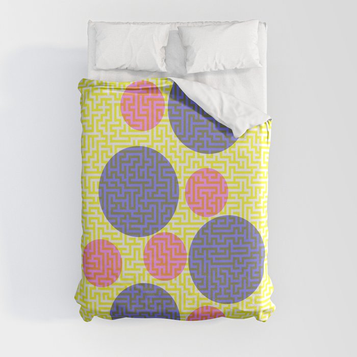 A-mazed circles Duvet Cover