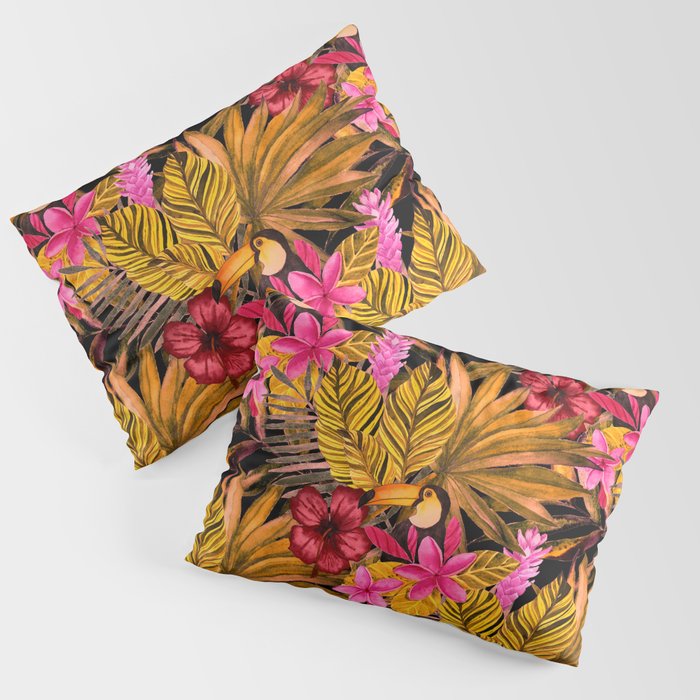 Beautiful seamless floral summer pattern background with tropical