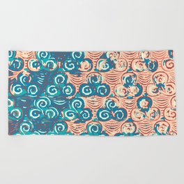 Celtic clover pattern in pink and blue Beach Towel