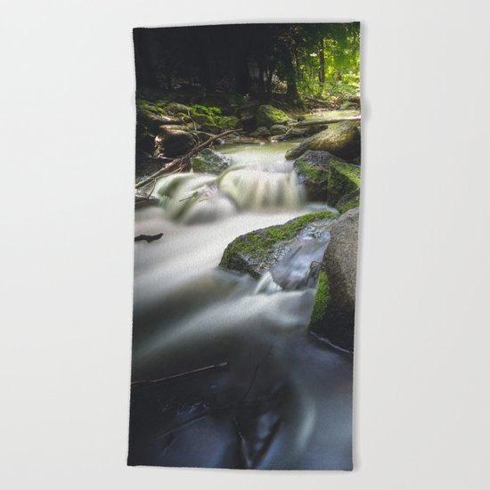 Even in darkness there´s light Beach Towel