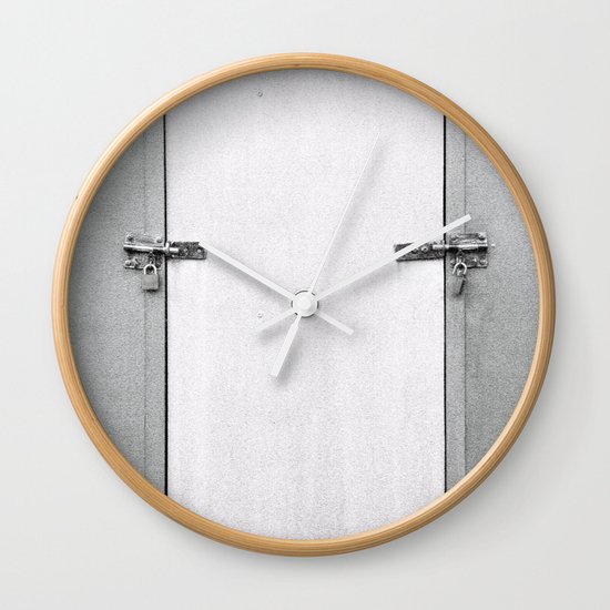closed#04 Wall Clock