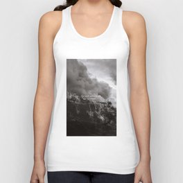 I'm not afraid of storms Unisex Tank Top