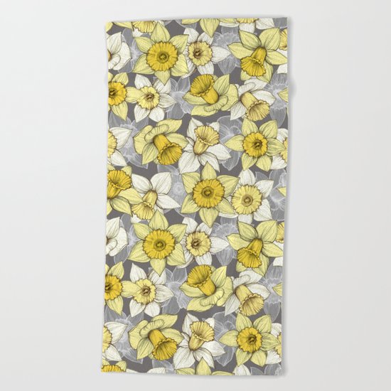 Daffodil Daze - yellow & grey daffodil illustration pattern Beach Towel