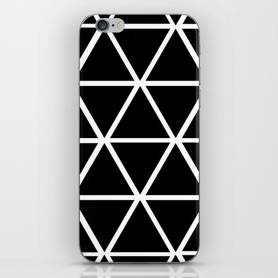 BLACK & WHITE TRIANGLES 2 iPhone Skin