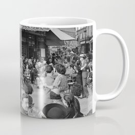 14 juillet 1938 Parijs, feestende en dansende mensen vóór het etablissement Che, Bestanddeelnr 254 Coffee Mug