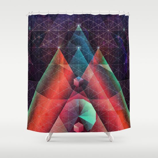 tyssyllyxxn ylltymyt Shower Curtain