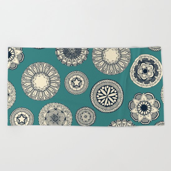 mandala cirque spot teal Beach Towel