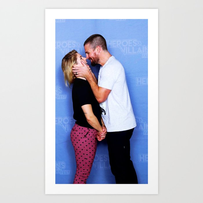 Stephen Amell And Emily Bett Rickards Picture Kunstdrucke Von Leslie Rogers Society6
