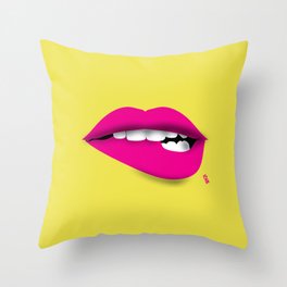 Mordisco Throw Pillow