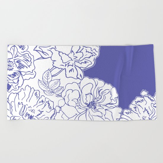 FLORAL IN BLUE Beach Towel
