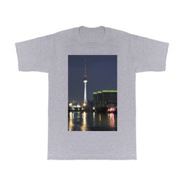 Night at river Spree in BERLIN T Shirt | Riverspree, Photo, Citypanorama, Architecture, Eastberlin, Cityview, Televisiontower, Cityscape, Night, Waterreflection 
