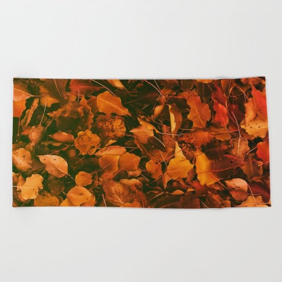 DRY LEAVES Beach Towel