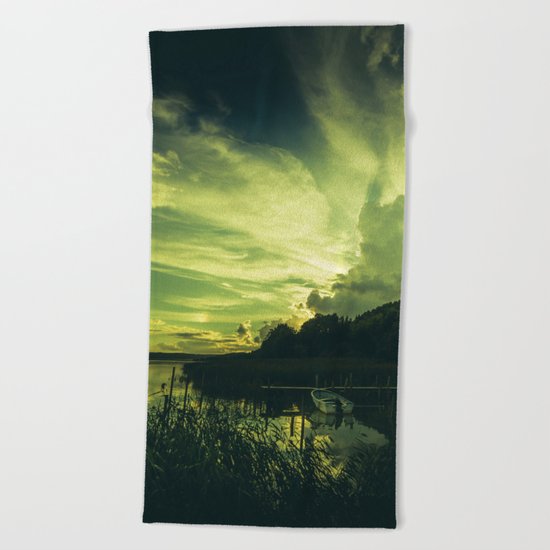 French kissing Beach Towel