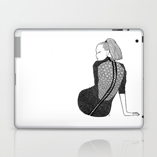 LA FEMME 13 Laptop & iPad Skin