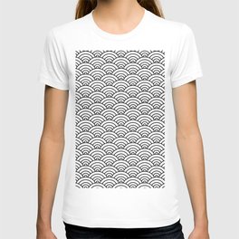 Seigaiha black and white japanese waves T Shirt
