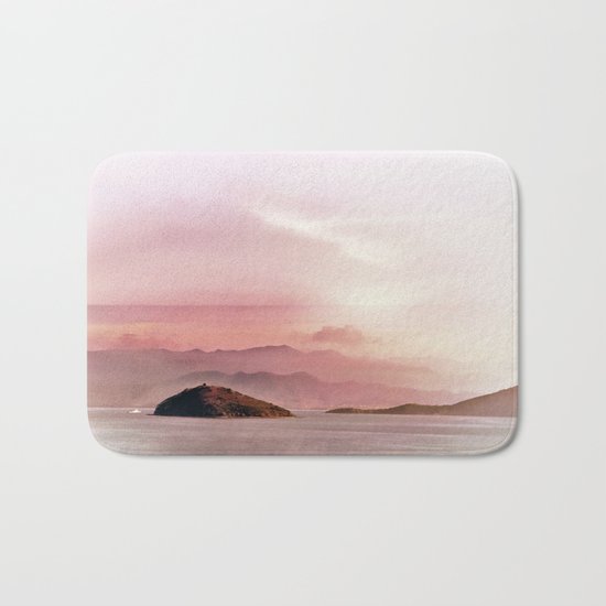 Islands in the distance Bath Mat