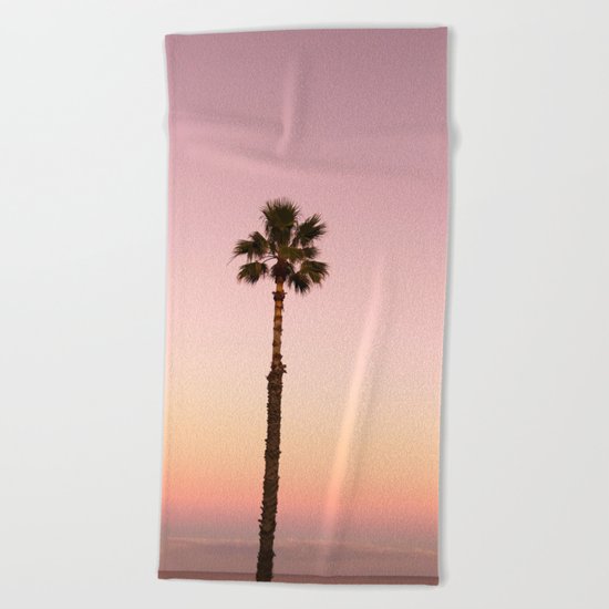 Stand out - ombré pink Beach Towel