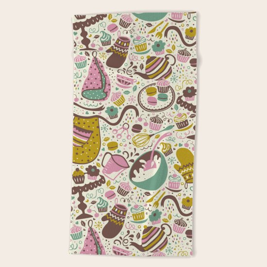Cupcakes Beach Towel