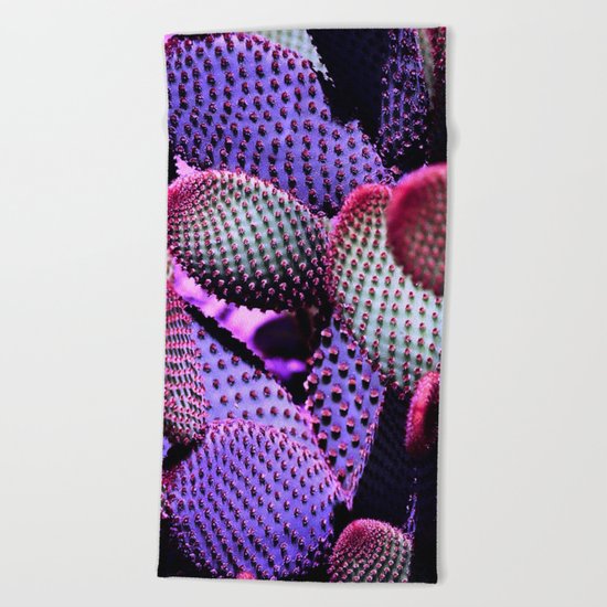BRIGHT FLURO PINK AND PURPLE CACTUS TEXTURE PATTERN Beach Towel