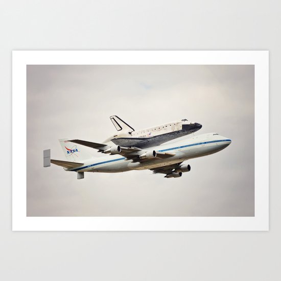 Space Shuttle Discovery Art Print